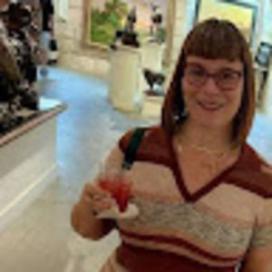 Meet your Posher, Lara